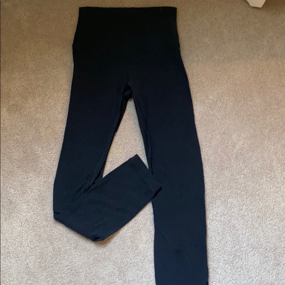 Black Lulu Lemon leggings plain